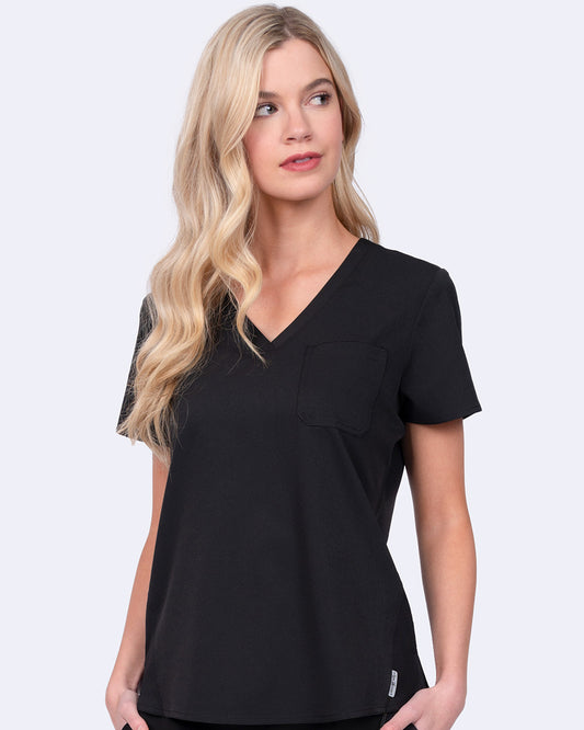 Blusa médica con escote tipo metido de Ava Therese Peyton