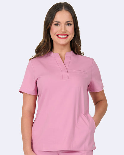 Blusa médica con escote tipo metido Chelsea de Zoe Alexandra