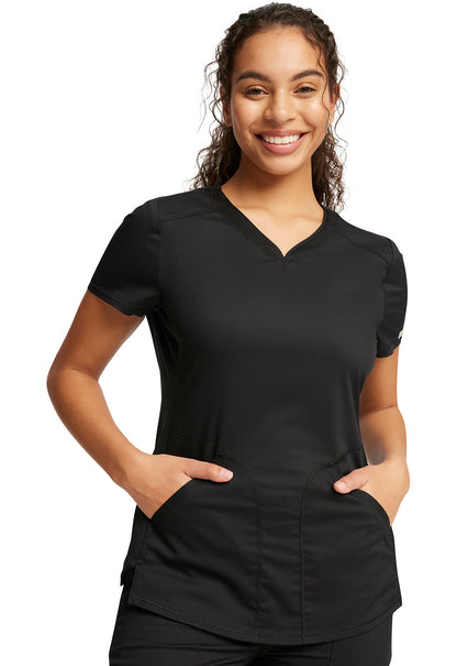 Blusa médica con cuello en V Revolution de Cherokee Workwear