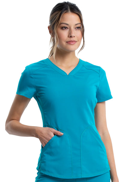 Blusa médica con cuello en V Revolution de Cherokee Workwear