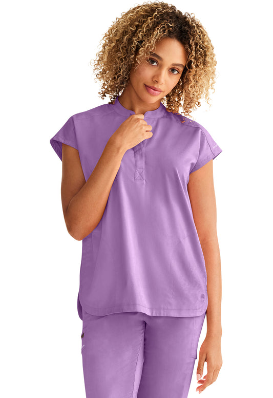 Blusa médica extragrande Journey Tuck In con etiqueta morada de Healing Hands