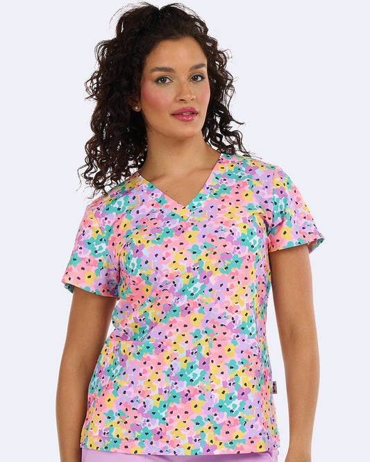 Blusa médica con estampado floral Audrey de Ava Therese Fantastic