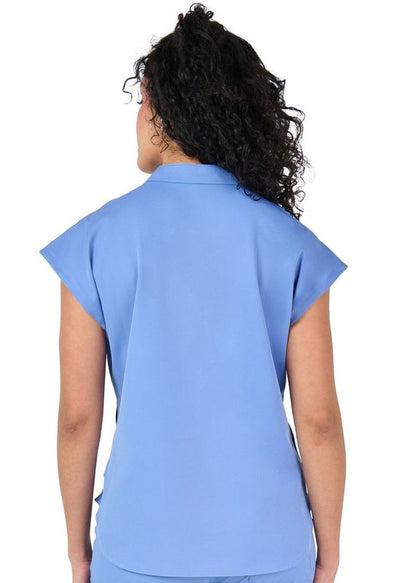 Blusa médica con escote tipo metido Piper de Ava Therese