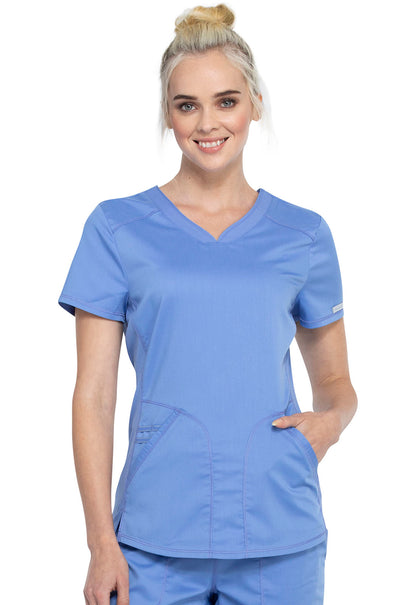 Blusa médica con cuello en V Revolution de Cherokee Workwear