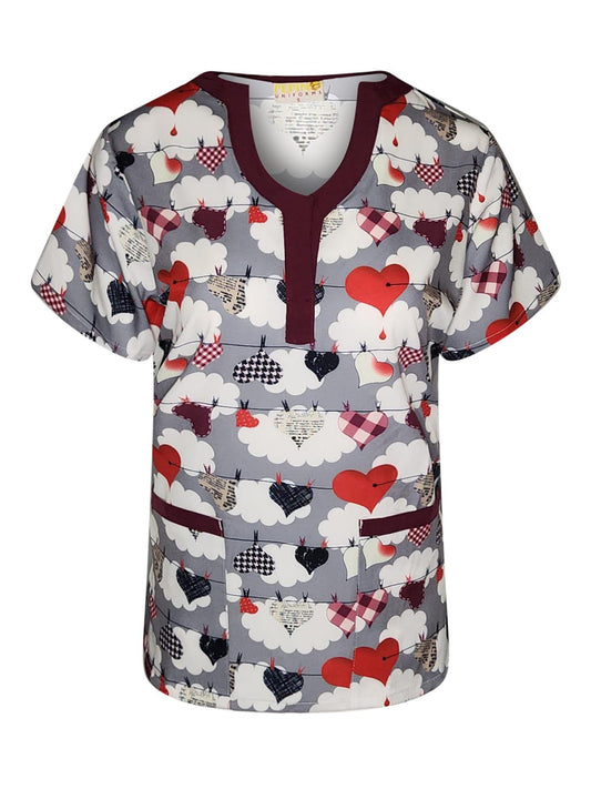 Blusa médica con cuello en U y ribete burdeos con estampado Heartline de Pepino Uniforms