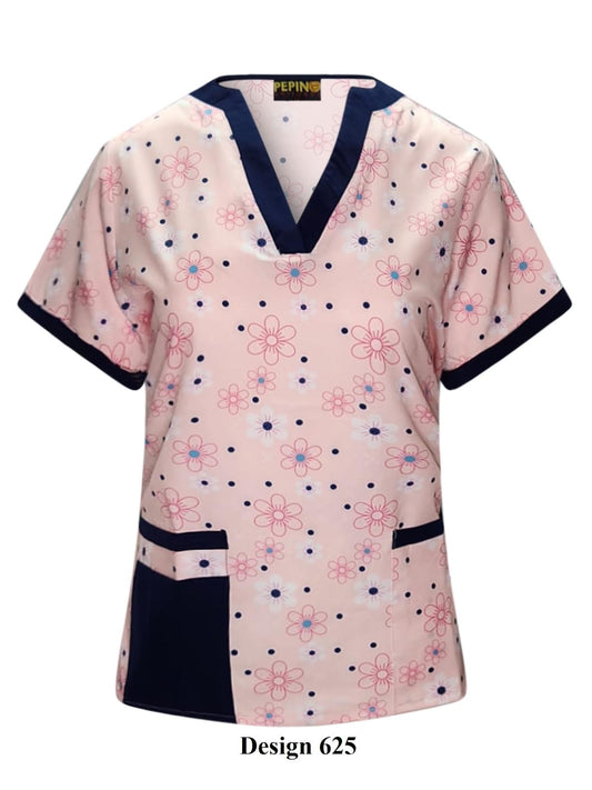 Blusa médica con cuello en V y estampado floral en color rosa de Pepino Uniforms