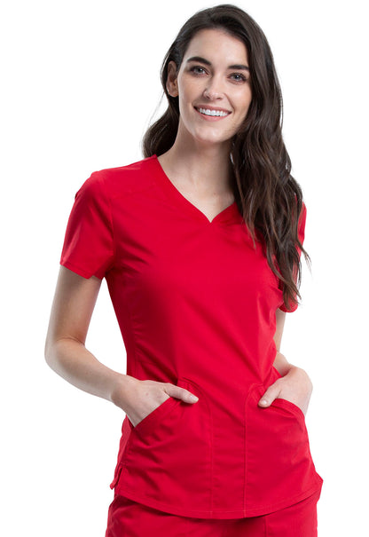 Blusa médica con cuello en V Revolution de Cherokee Workwear