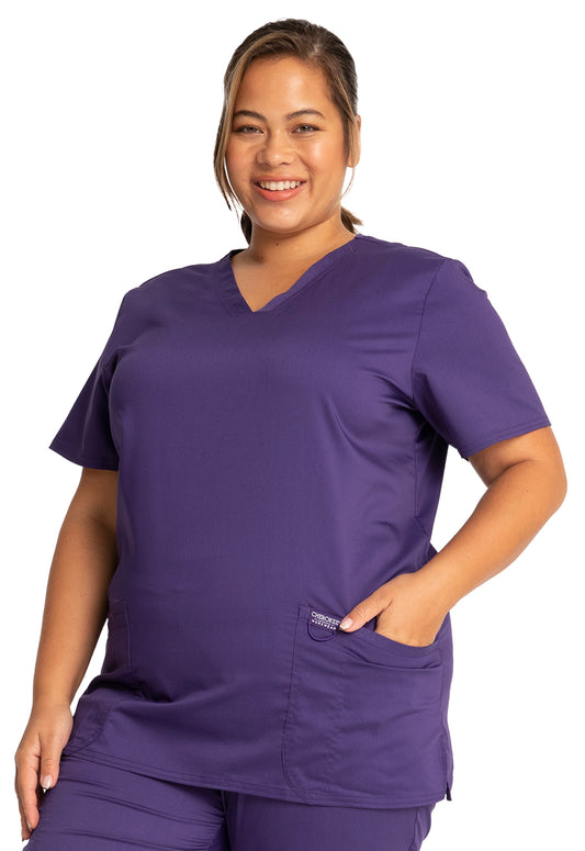 Blusa médica con cuello en V Revolution de Cherokee Workwear